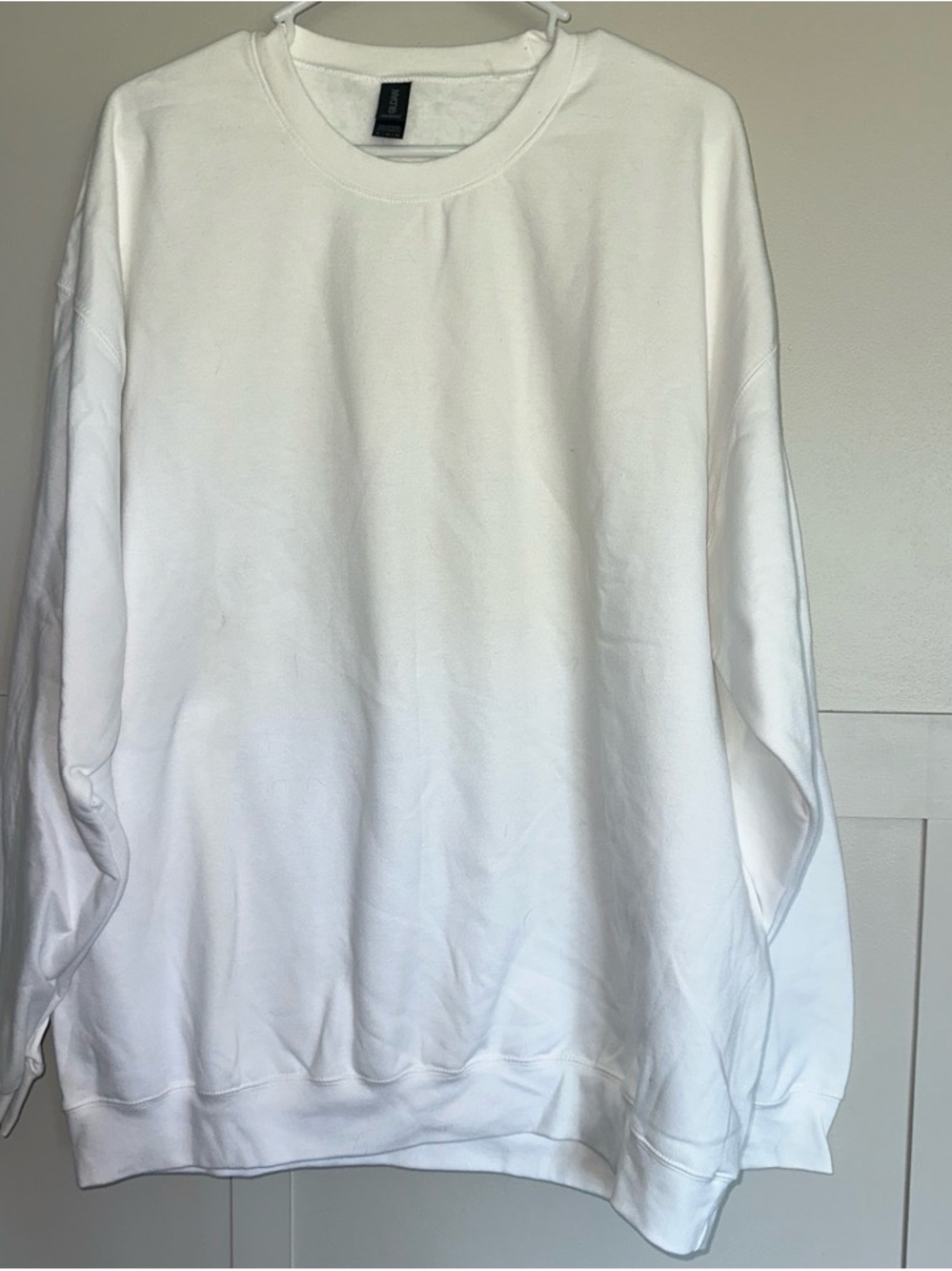 Gildan White Men's Crewneck Sweatshirt - Classic Pullover